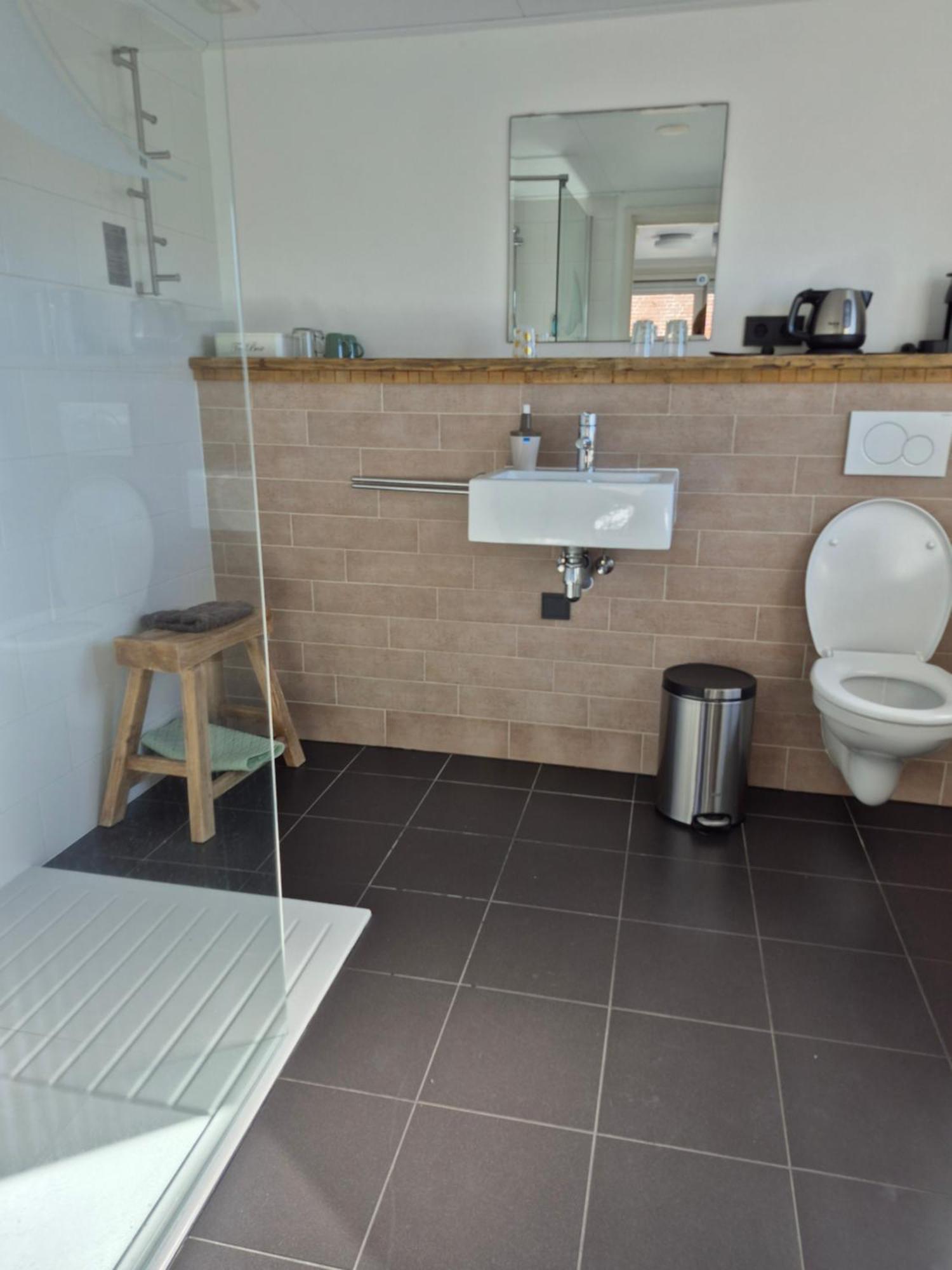 B&B De Wadvaarder Midsland Bagian luar foto
