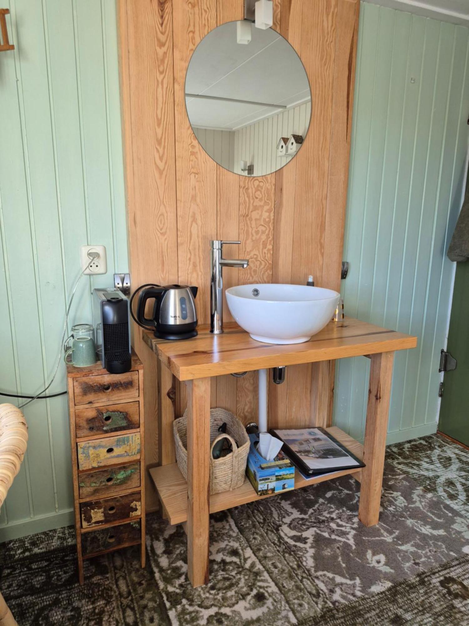 B&B De Wadvaarder Midsland Bagian luar foto